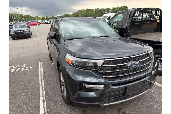 $27992 : Ford Explorer 2022 XLT 4dr S image 2