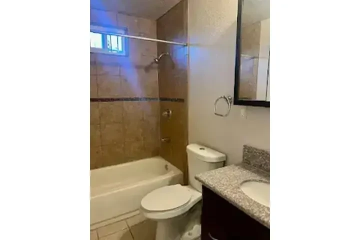 $2700 : L.A.  SE RENTA CASA image 4