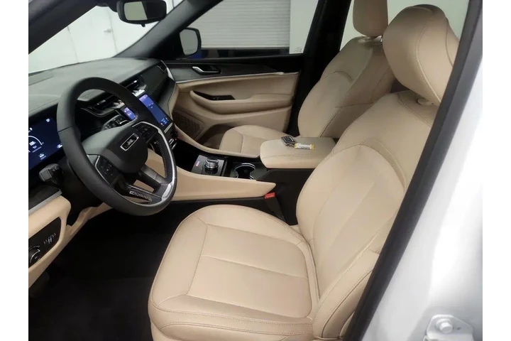 $37998 : Jeep Grand Cherokee L 2024 4 image 10