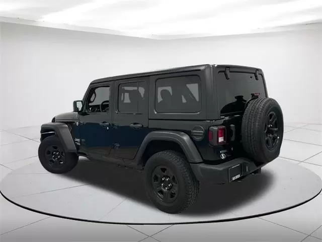 $26698 : Pre-Owned 2021 Wrangler Unlim image 3