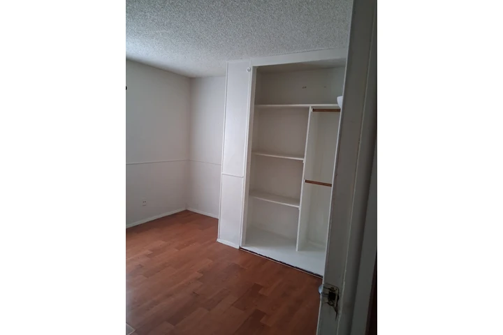 $900 : Se recámara ambiente familiar image 1