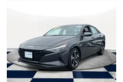 $20330 : Hyundai ELANTRA 2023 SEL 4dr thumbnail