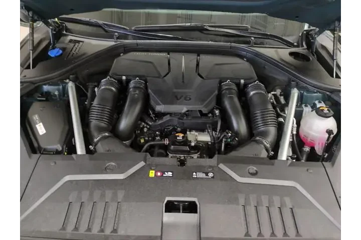 $60 : Genesis GV70 2024 AWD 3.5T S image 8