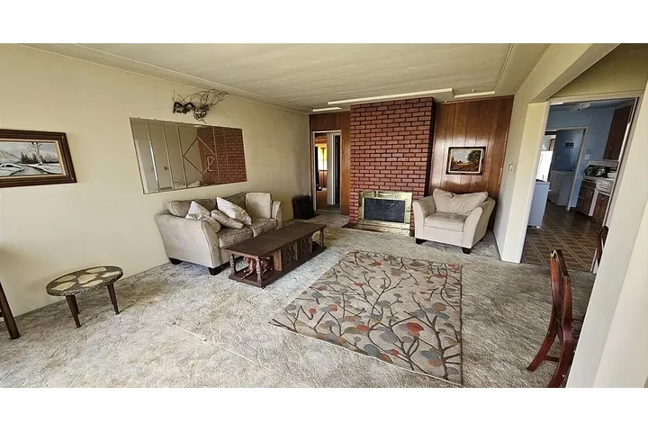 $2200 : ALL UTILITIES INCLUDED‼️ image 1