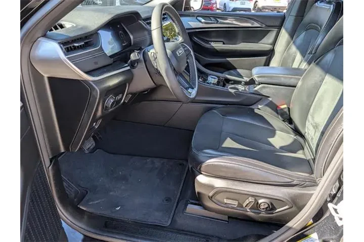 $28319 : Jeep Grand Cherokee 2023 4x4 image 9