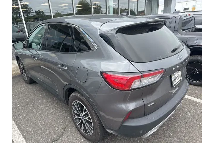 $15900 : Ford Escape Plug-In Hybrid 2 image 6