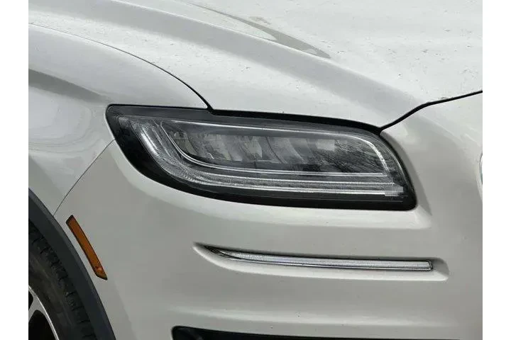$22695 : Lincoln Nautilus 2020 AWD Re image 7