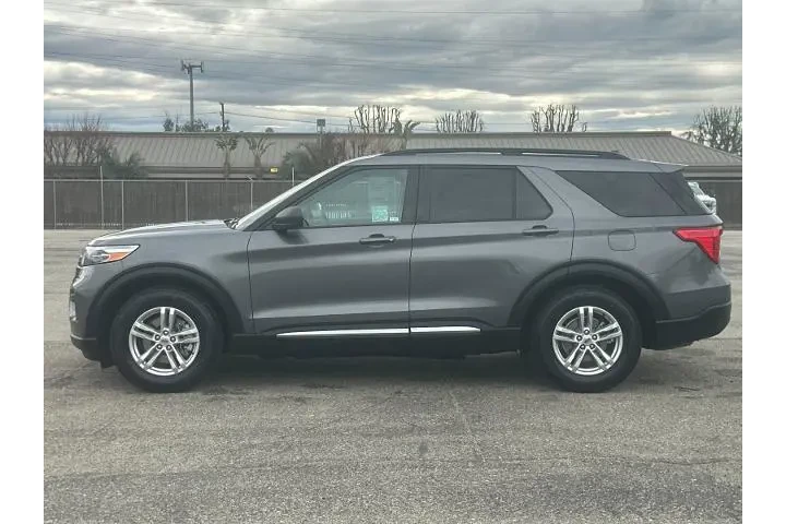 $29990 : Ford Explorer 2022 XLT 4dr S image 7
