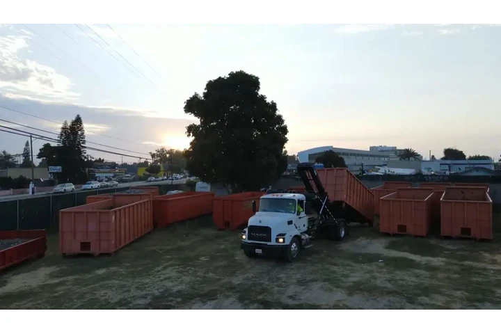 15 Yard Roll Off Bin $450 image 5