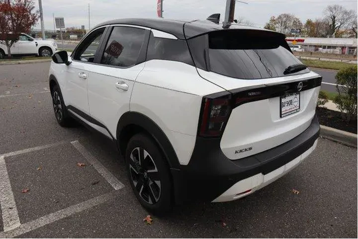 $21222 : Nissan Kicks 2025 AWD SV 4dr image 8