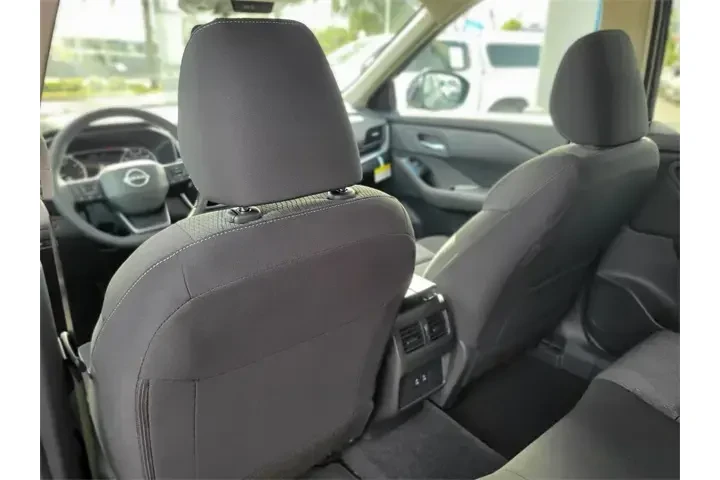 $28691 : Nissan Rogue 2026 SV 4dr Cro image 10