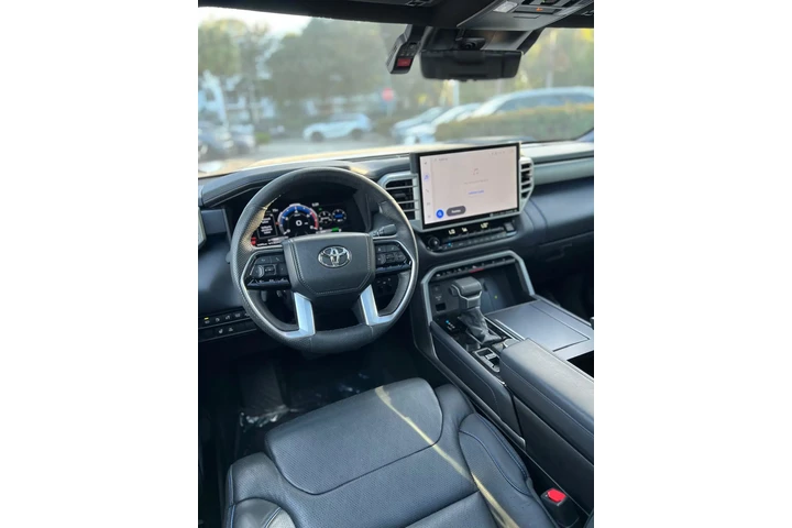 $52000 : TUNDRA HYBRID PLATINUM 4X4 image 4