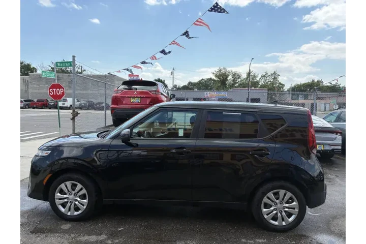 $15995 : 2021 Soul LX image 6