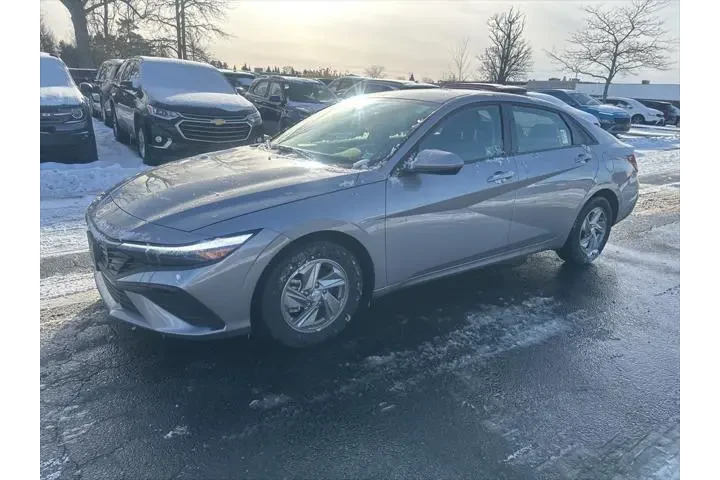 $18903 : Hyundai ELANTRA 2025 SE 4dr image 8