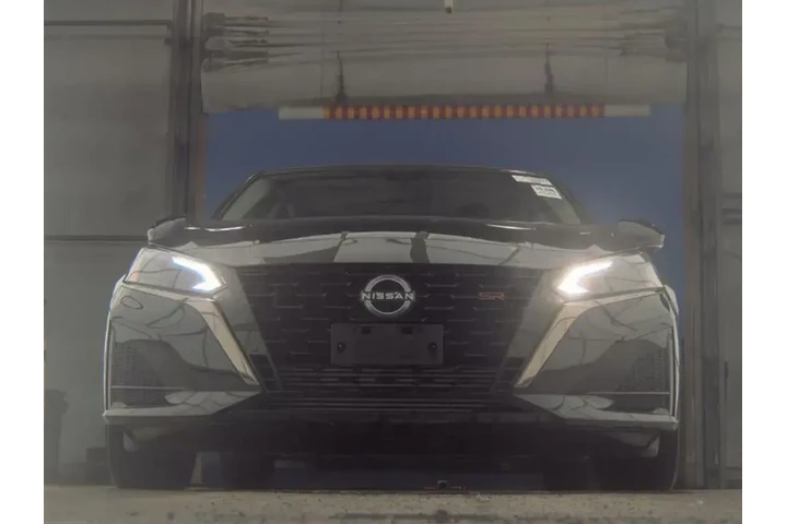 $23199 : Nissan Altima 2023 2.0 SR 4d image 4