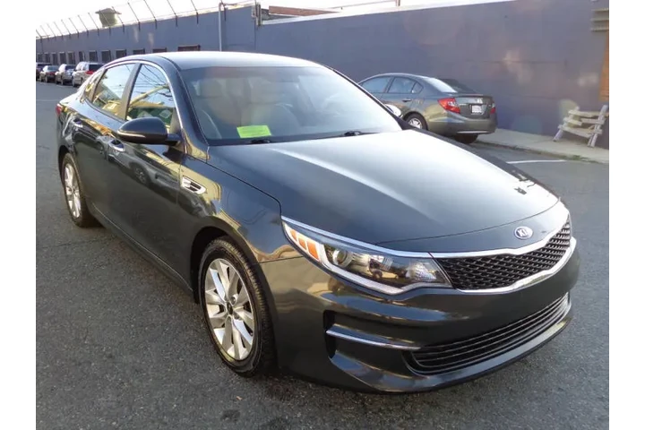 $8950 : 2016 Optima LX image 3