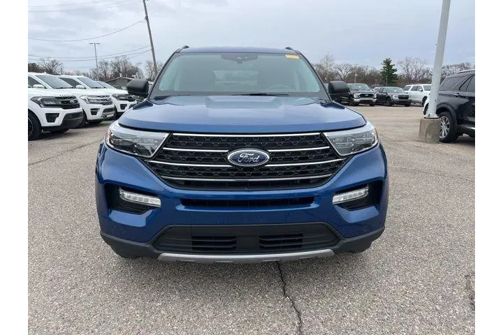 $29679 : Ford Explorer 2023 AWD XLT 4 image 2