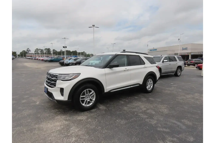 $37999 : Ford Explorer 2025 Active 4d image 2