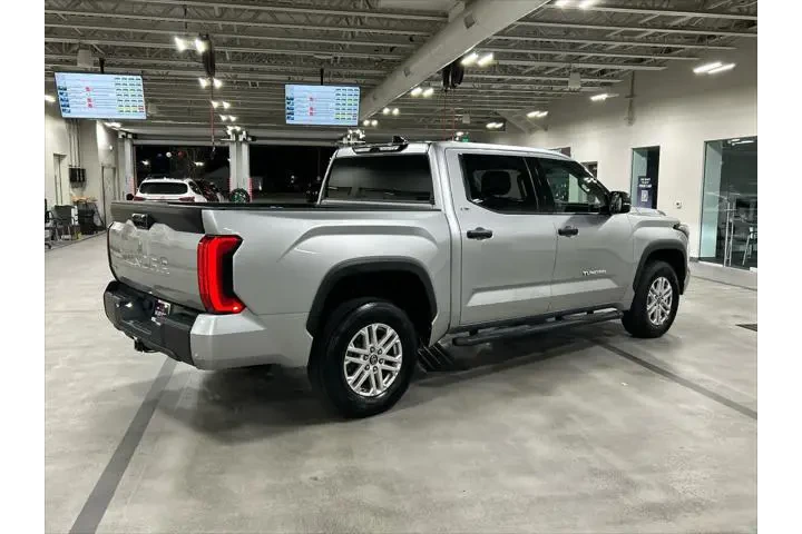 $39515 : Toyota Tundra 2022 4x4 SR5 4 image 8