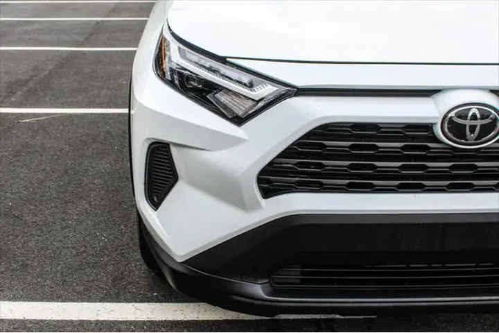 $24920 : Toyota RAV4 2024 XLE 4dr SUV image 10