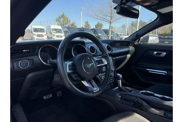 $16897 : Ford Mustang 2020 EcoBoost 2 image 10