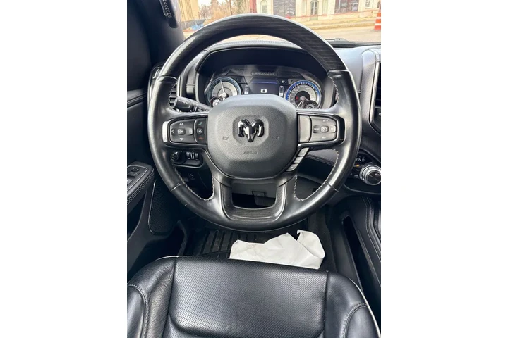 $14495 : 2022 1500 Limited Crew Cab 4x image 8