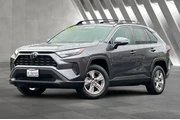 $30900 : Toyota RAV4 2024 AWD XLE 4dr thumbnail