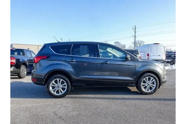 $8298 : Ford Escape 2019 SE 4dr SUV image 8