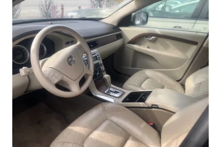 $8990 : 2011 XC70 3.2 image 6