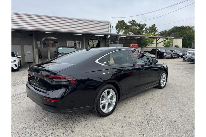 2023 Accord LX image 6