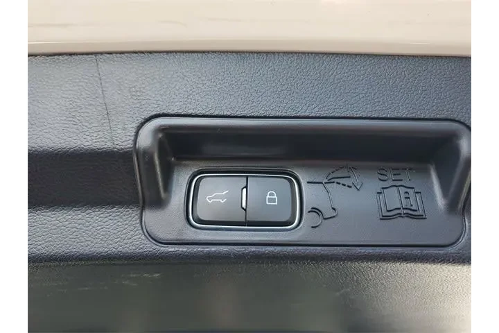 $29590 : Ford Explorer 2022 ST-Line 4 image 6