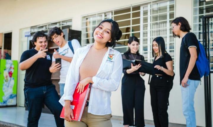 Estudiantes latinos en la universidad