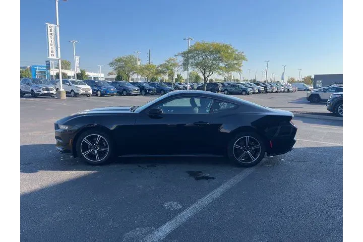 $28000 : Ford Mustang 2024 EcoBoost 2 image 3