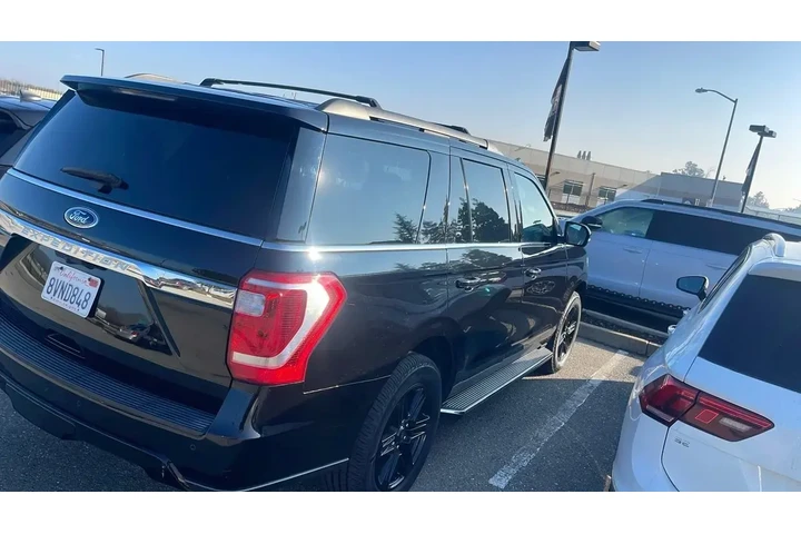 $35950 : Ford Expedition 2021 4x4 XLT image 2