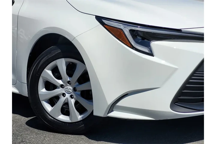 $24999 : Gold Certified2023 Corolla Hy image 4