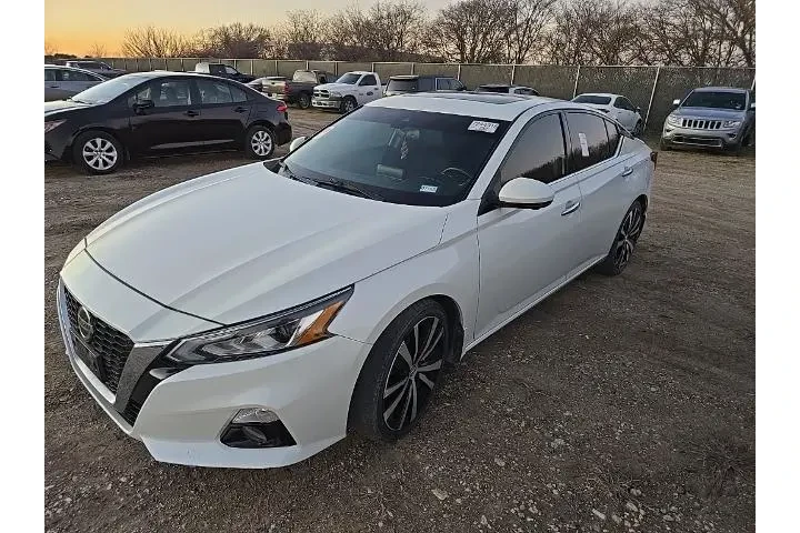 $15871 : Nissan Altima 2020 2.5 Plati image 1
