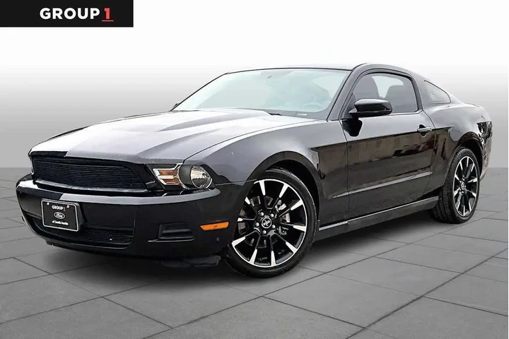 $8982 : Ford Mustang 2012 V6 2dr Fas image 1