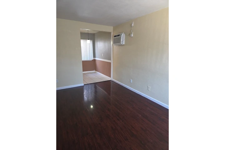 $1795 : MAYWOOD  FRENTE AL PARQUE image 8
