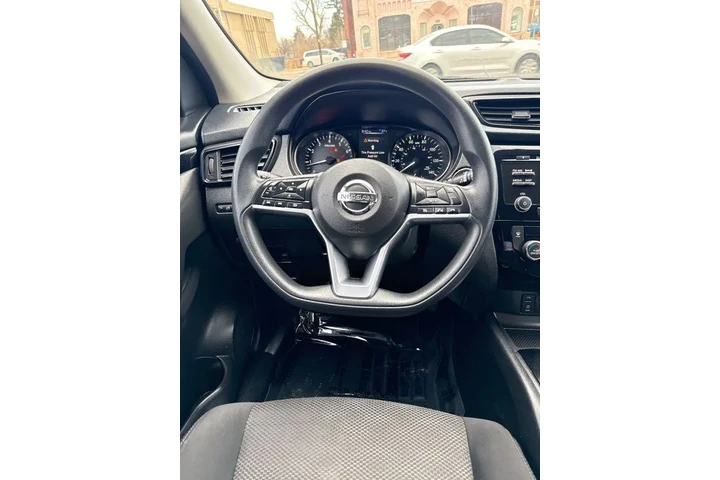 $13995 : 2017 Rogue Sport SV image 8