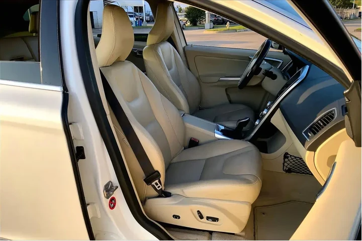 $12781 : Volvo XC60 2016 T5 Drive-E P image 9