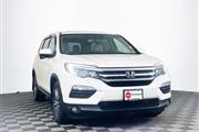 PRE-OWNED 2017 HONDA PILOT EX