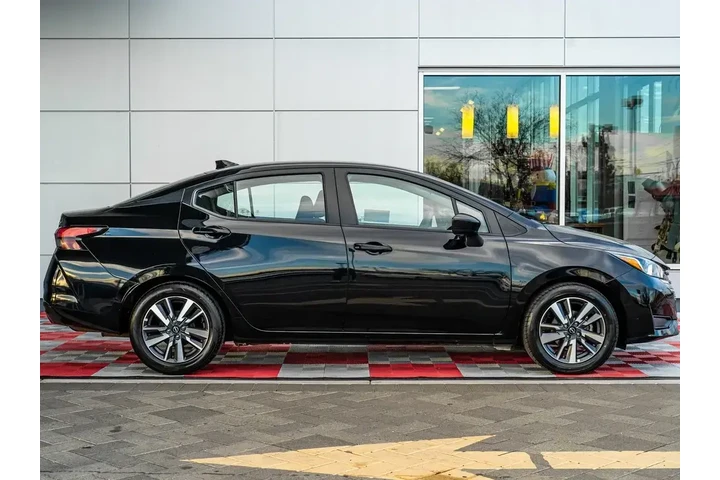 $15488 : Nissan Versa 2023 SV 4dr Sed image 6