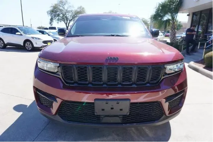 $32788 : Jeep Grand Cherokee 2024 4x4 image 2
