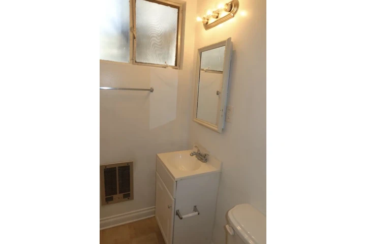 $1500 : 1 bedroom unit in Gardena image 9