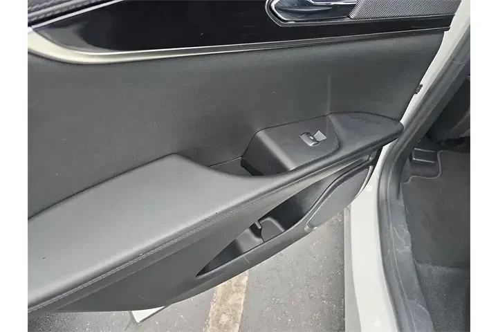 $25990 : Lincoln Nautilus 2023 Standa image 9