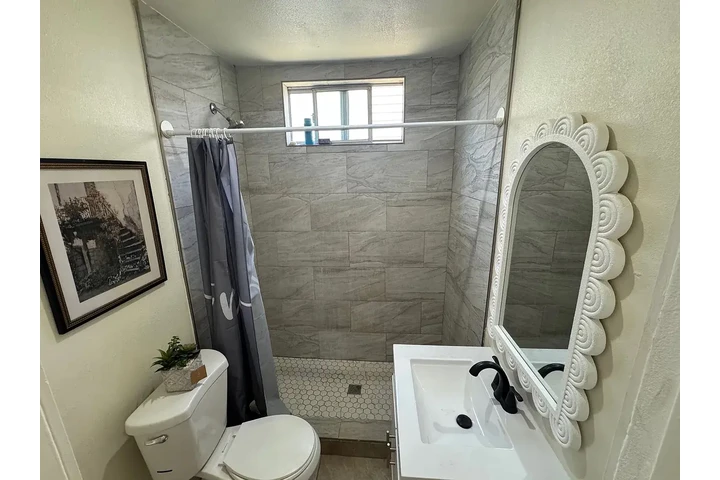 $800 : charming HOME ..San Bernardino image 6