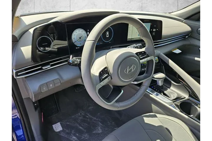 $20000 : Hyundai ELANTRA 2025 SEL Con image 5