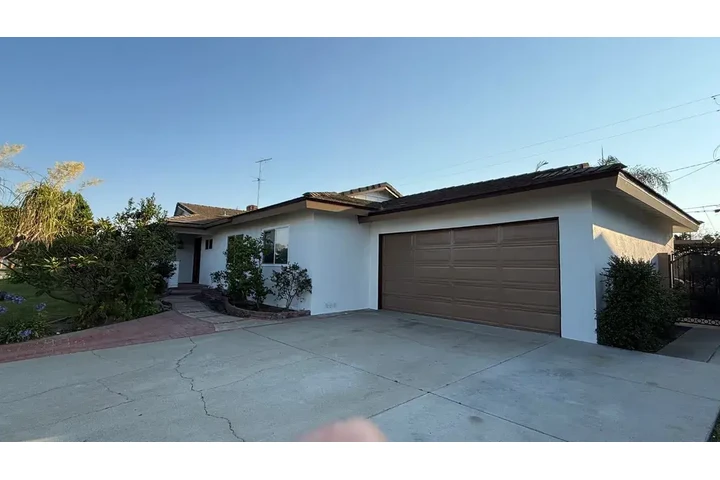 $1700 : Garden Grove - Ready Casa image 1