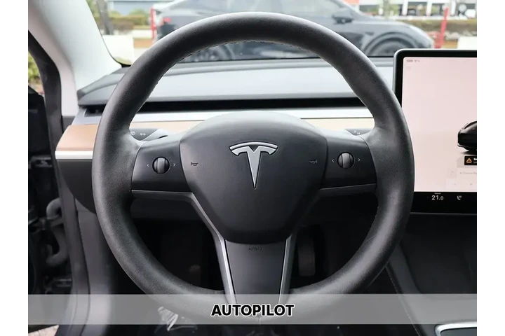 $23490 : Tesla Model 3 2023 4dr Sedan image 3