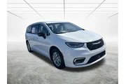$21778 : Chrysler Pacifica 2024 Touri thumbnail